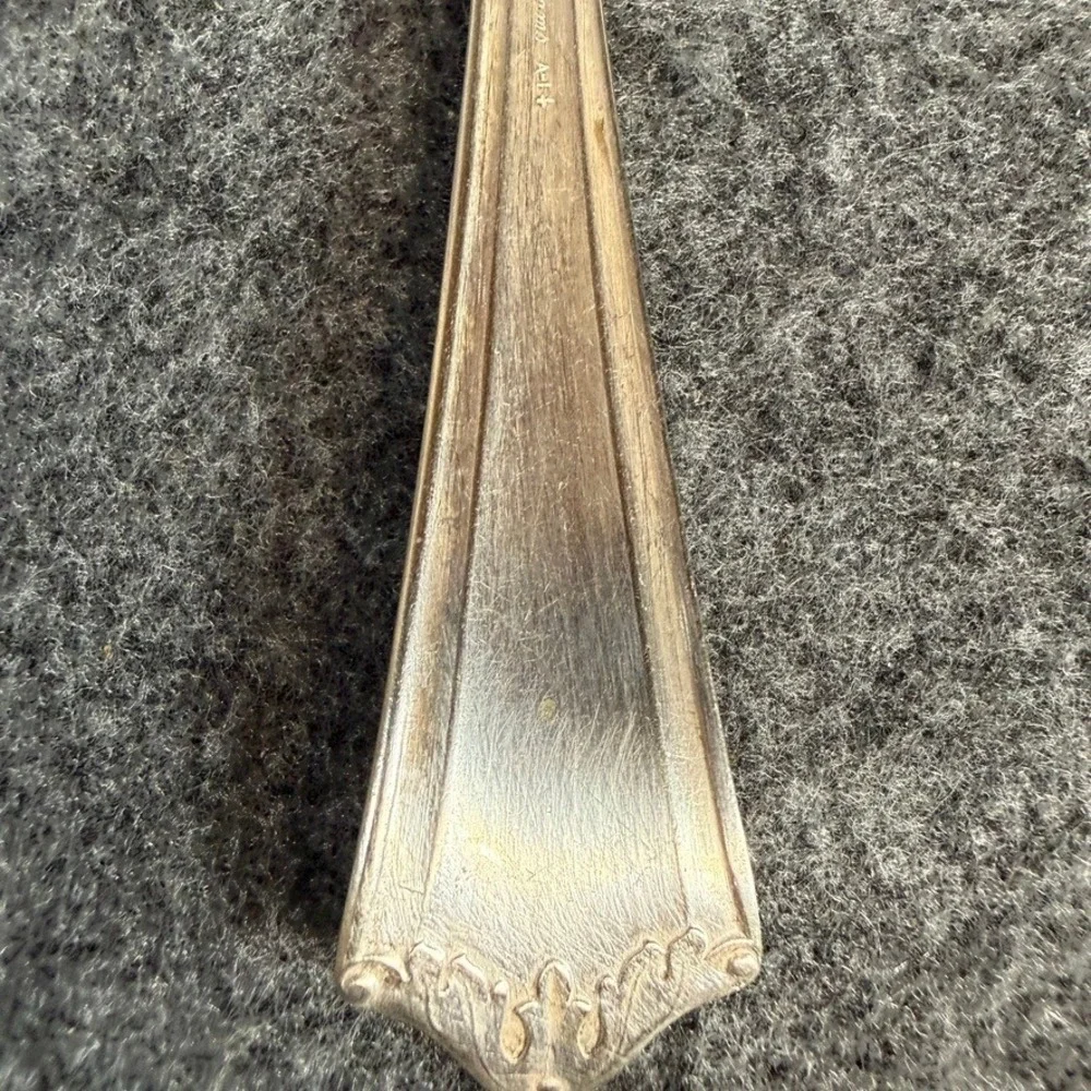 Vintage Rogers A1 Silverplate Sugar Shell Spoon Laurel Wreath Art Deco‎ Flatware